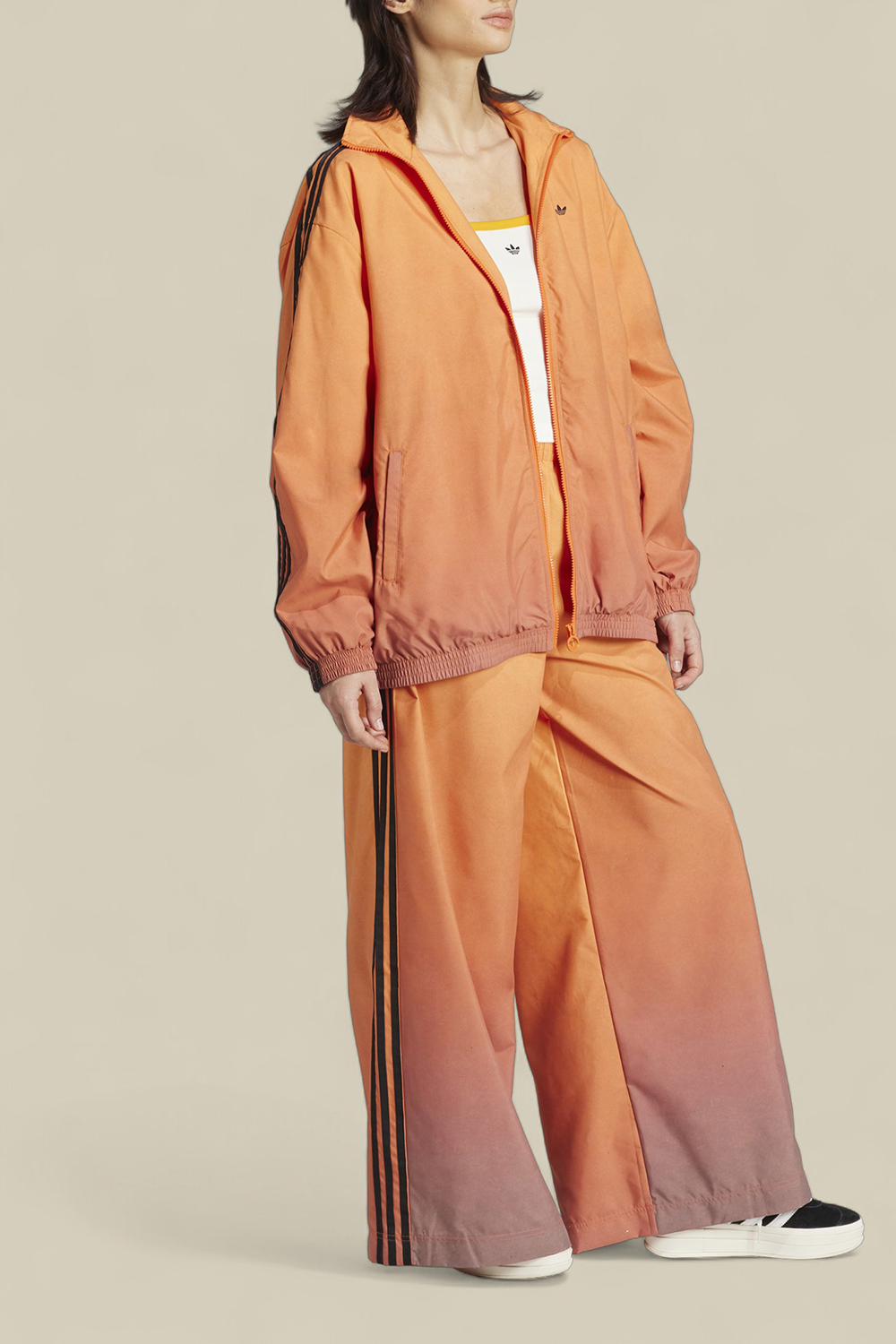 תמונת כל הלוק של ז'קט אוברסייז